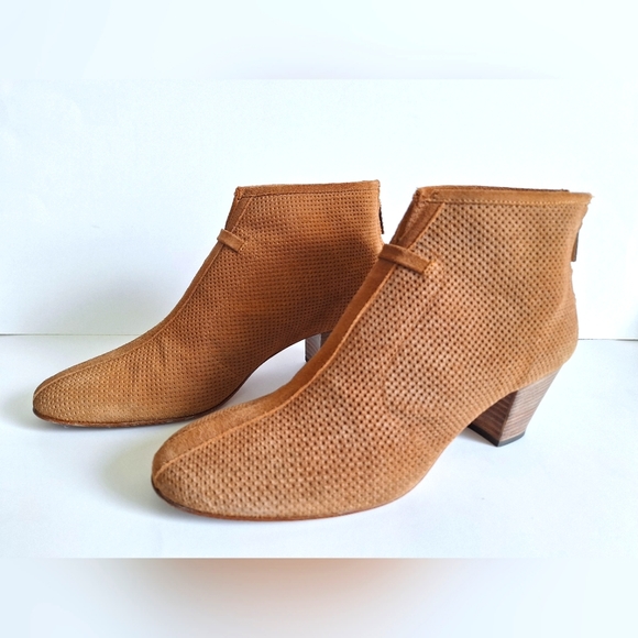 Aquatalia by Marvin K Perforated Size 9.5 Suede Ankle Booties-Brown/Tan - Picture 2 of 7